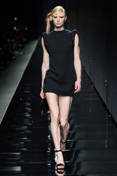 Look 79